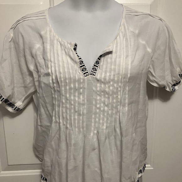 Vince Camuto Tops - Two by Vince Camuto Sz Large Boho Shirt Top Gauze Lace Black White Embroidered‎
